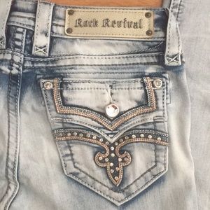 Rock Revival Raven straight jeans